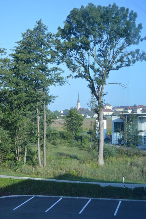 Turmoel Hotel Allhaming Zewnętrze zdjęcie